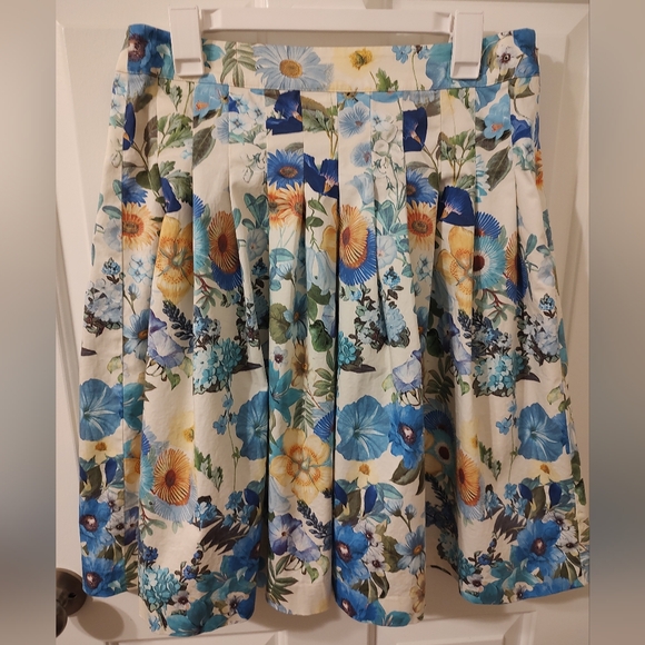 Talbots Dresses & Skirts - Talbots Floral Pleated Skirt in Blue/Yellow - Size 10